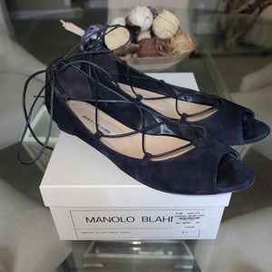 Manolo Blahnik

Suede Lace-Up Peep-Toe Flat